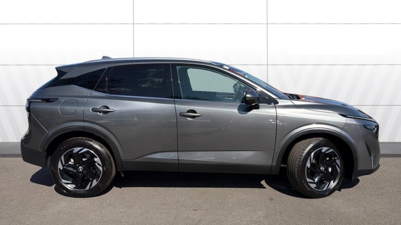 Nissan Qashqai 1.3 DiG-T MH N-Connecta 5dr Petrol Hatchback
